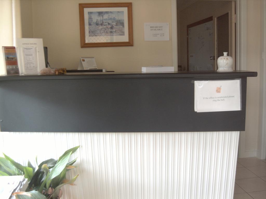 Travellers Rest Motel Bairnsdale Exterior photo